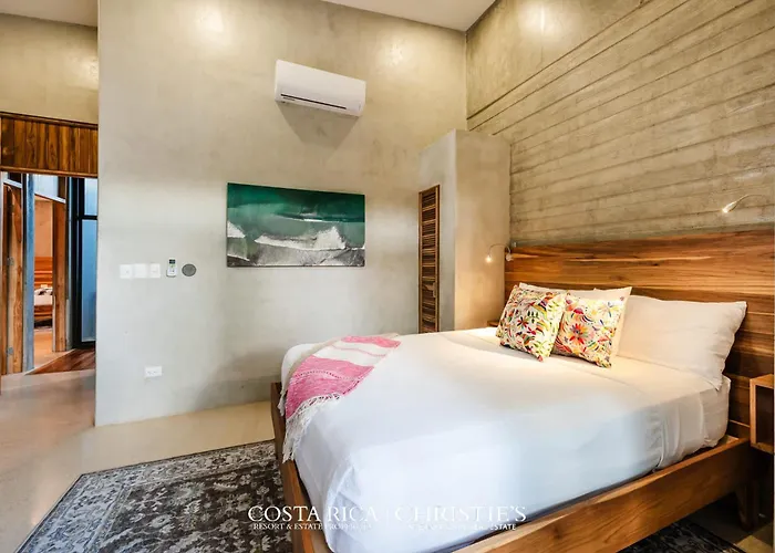 Steps To The Main Surf Break - 3 Bedroom House Сasa de vacaciones Refundores