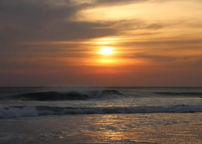 Сasa de vacaciones Steps To The Main Surf Break - 3 Bedroom House