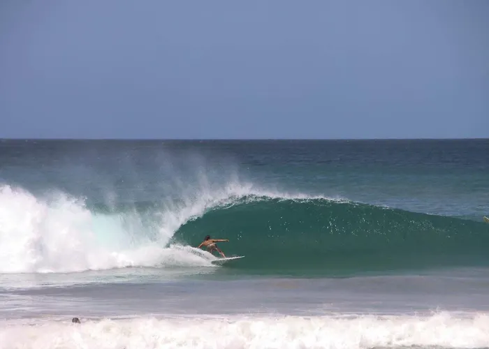 Steps To The Main Surf Break - 3 Bedroom House *