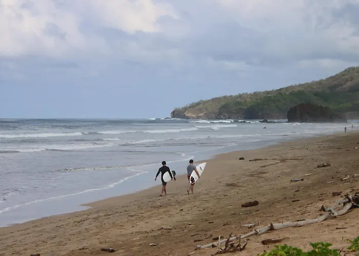 Steps To The Main Surf Break - 3 Bedroom House
