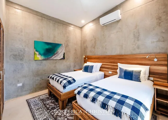 Steps To The Main Surf Break - 3 Bedroom House Сasa de vacaciones *