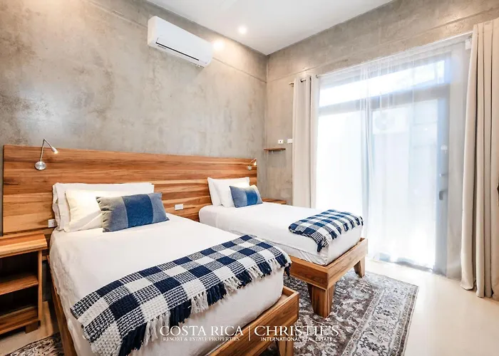 Steps To The Main Surf Break - 3 Bedroom House Сasa de vacaciones Refundores