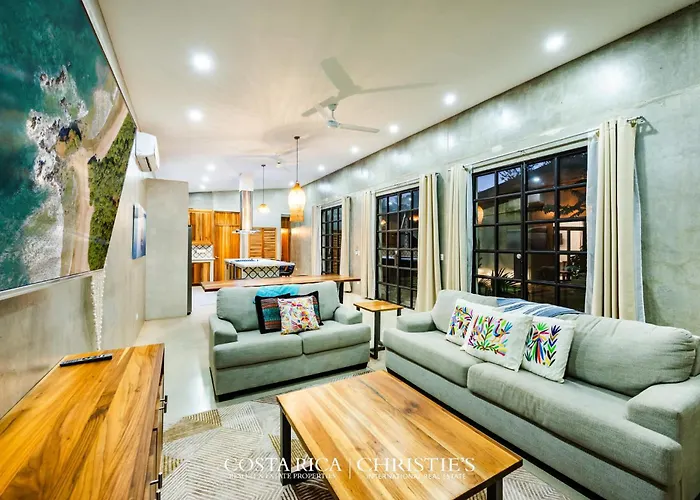 Сasa de vacaciones Steps To The Main Surf Break - 3 Bedroom House