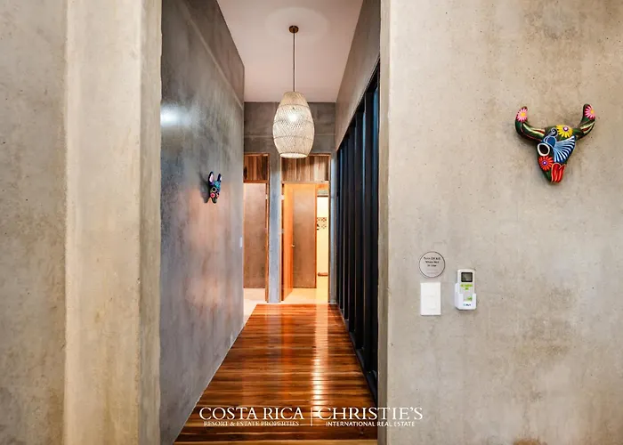 Сasa de vacaciones Steps To The Main Surf Break - 3 Bedroom House *