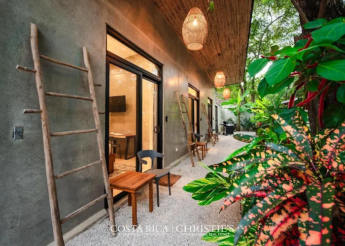 Steps To The Main Surf Break - 3 Bedroom House Сasa de vacaciones